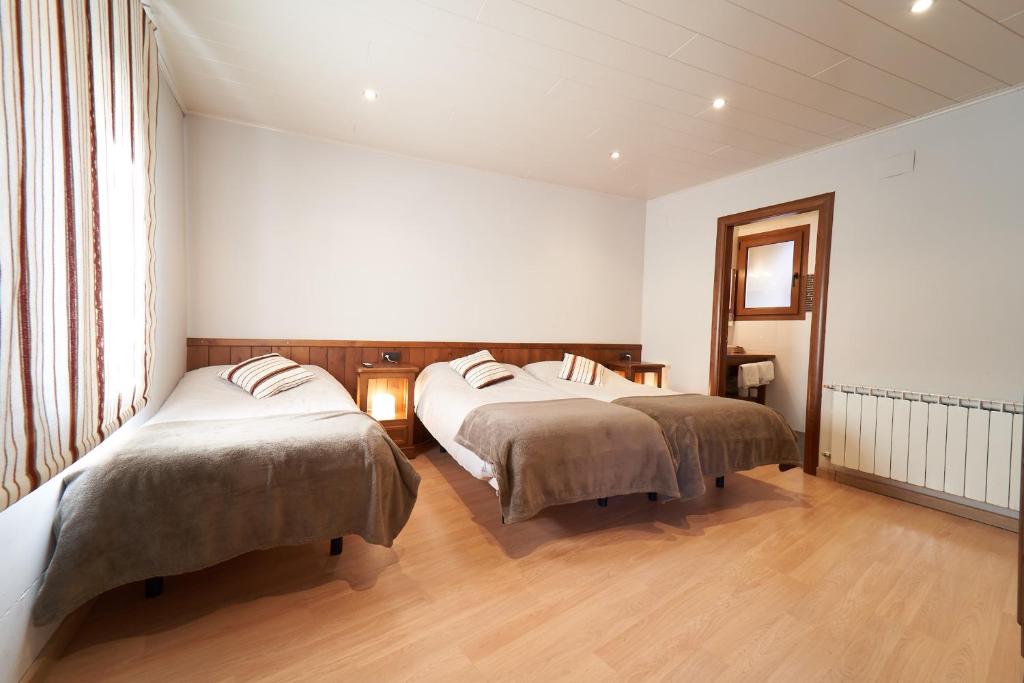 Home | Hostal Era Claverola